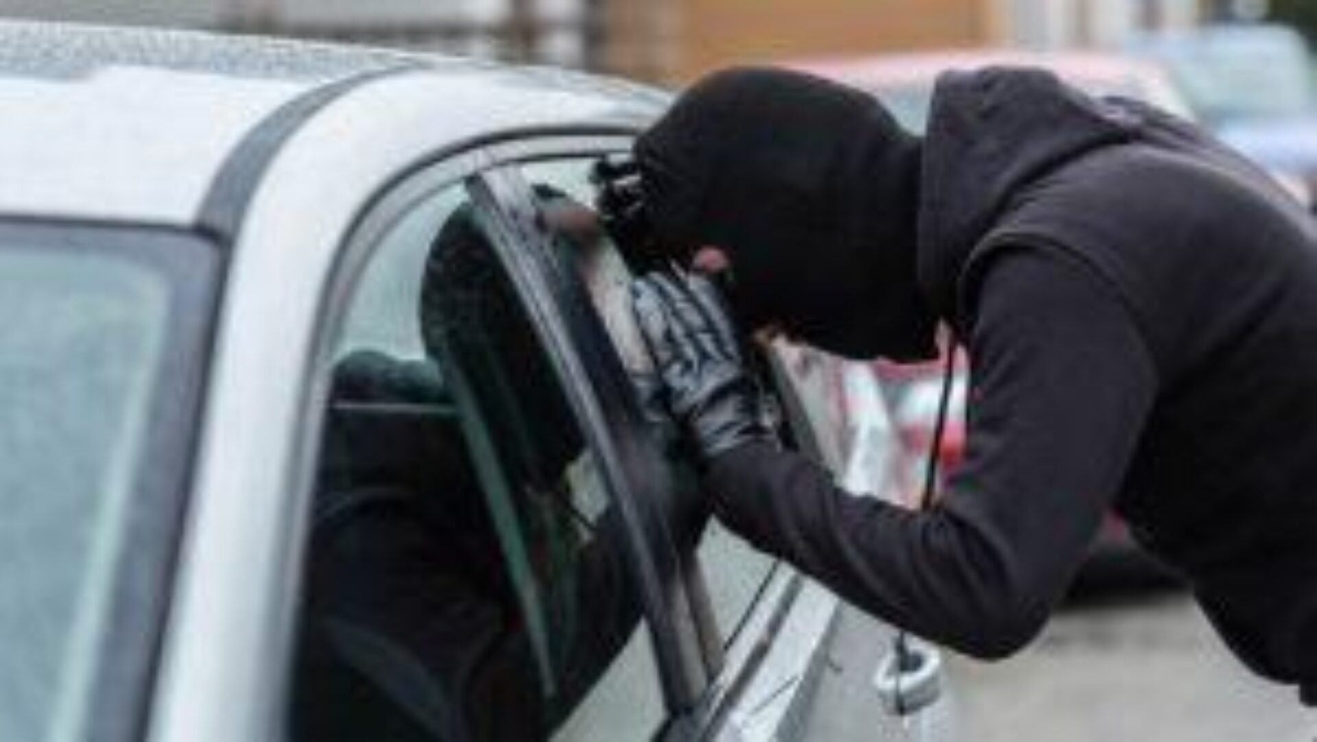 Car Thieves Breaking Into Houses 1 300x169